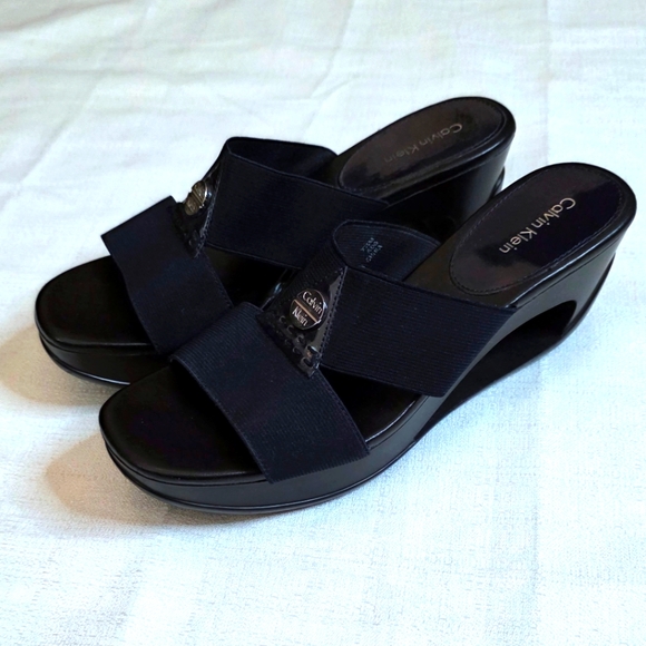 Calvin Klein Black And Navy Blue Ying Wedge Size 7.5 - Picture 1 of 8
